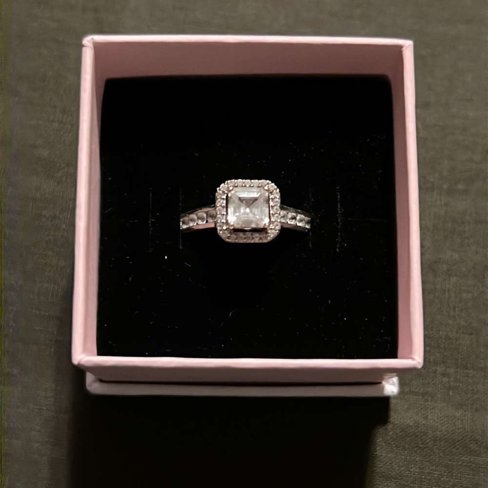 Promise/Engagement Ring